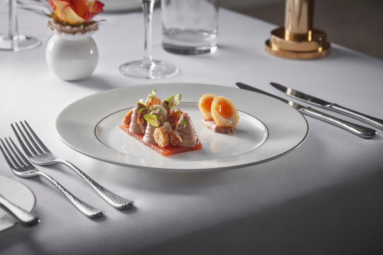 Bathen House Boutique Hotel מראה חיצוני תמונה A dinner plate