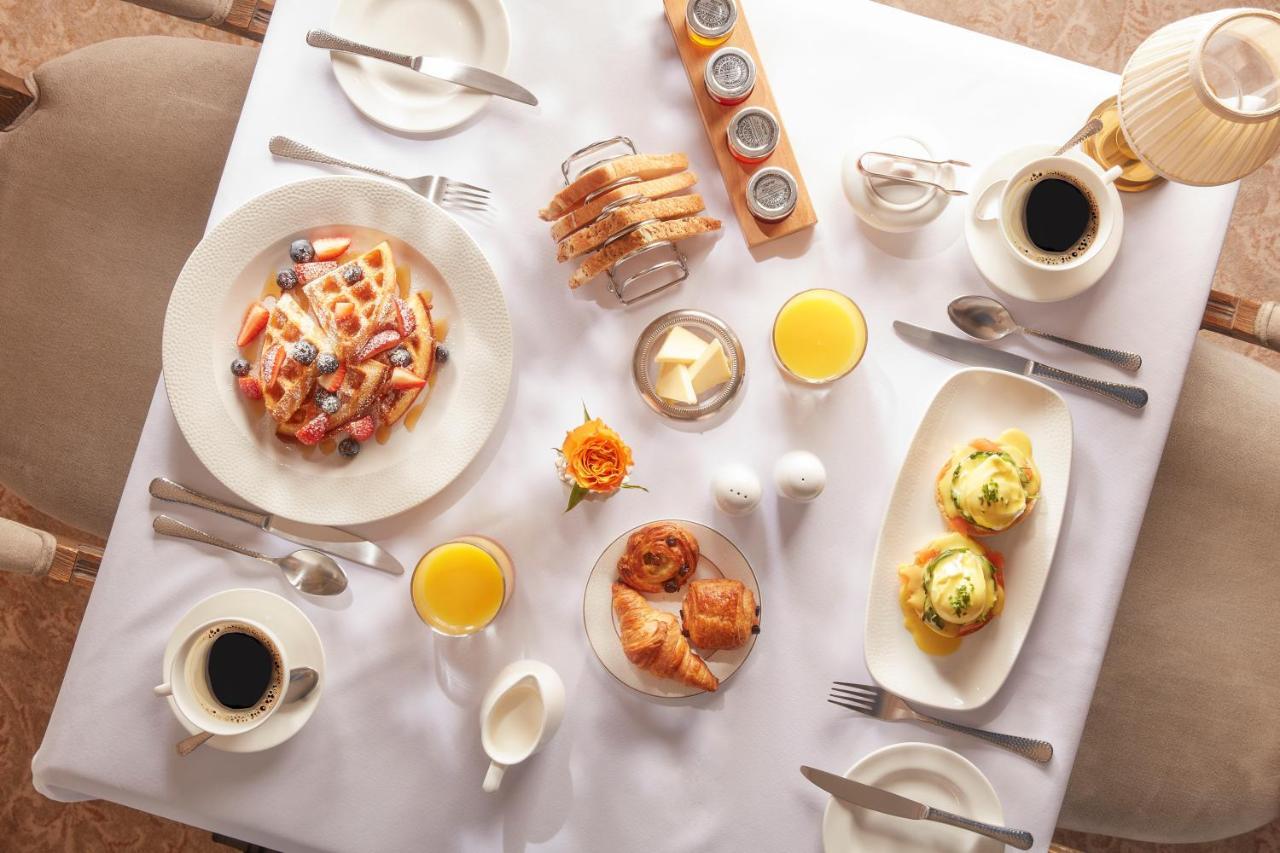 Bathen House Boutique Hotel מראה חיצוני תמונה A breakfast table
