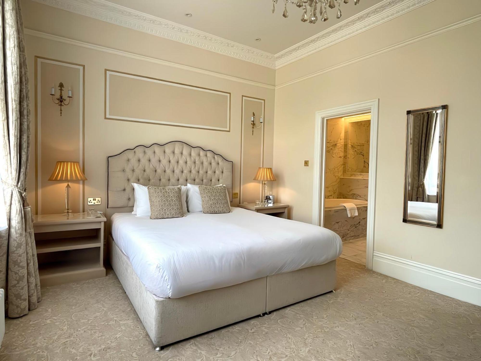 Bathen House Boutique Hotel חדר תמונה A bedroom at the hotel